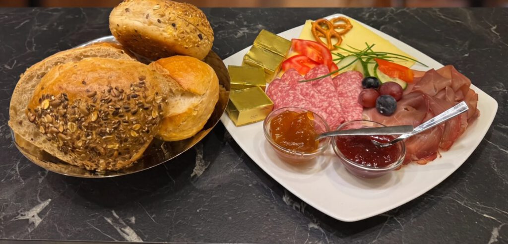 Belegte Brötchen mit Käse